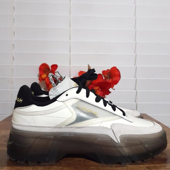 SOLD🟣🟣🟣🟣🟣🟣🟣🟣Platform Cardi B Reebok White Black Sneakers Sz 8  Women's - Picture 2 of 11